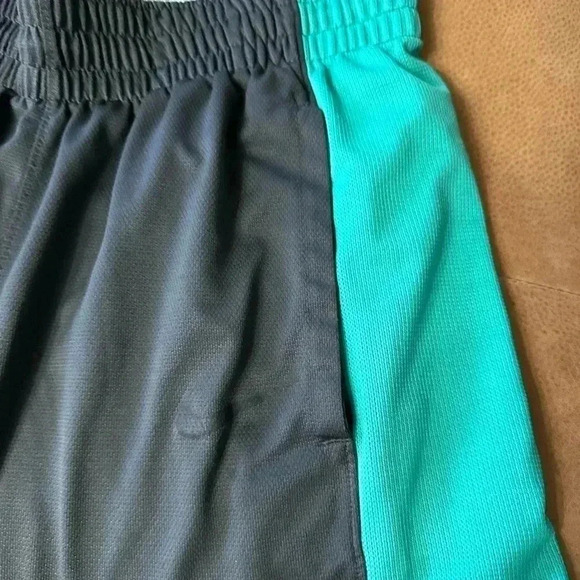 Nike Men’s Gray And Teal Dri Fit Shorts With Pockets Size Small - Picture 4 of 8